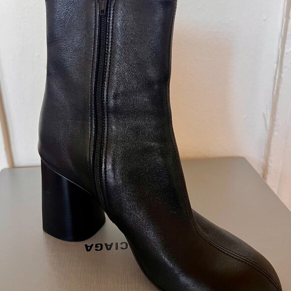 Balenciaga 2024 Glove Boots sz 8 - Picture 3 of 3